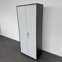 Laden Sie das Bild in den Galerie-Viewer, Elan Euroffice Flügeltür-Aktenschrank für 5 Ordner-Reihen 800mm breit - mit Schlüssel Spanplatte Anthrazit