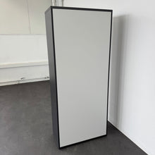 Laden Sie das Bild in den Galerie-Viewer, Elan Euroffice Flügeltür-Aktenschrank für 5 Ordner-Reihen 800mm breit - mit Schlüssel Spanplatte Anthrazit