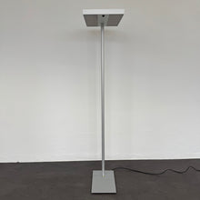 Laden Sie das Bild in den Galerie-Viewer, Alteme Eco K/Prisma2 Indirekt-/Direktleuchte Dimmbar - mit Sensor - 4 x 55 Watt Metall Silbergrau