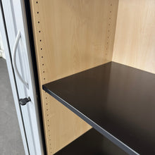 Laden Sie das Bild in den Galerie-Viewer, Steelcase Share It Lateralschrank für 3 Ordner-Reihen 1000mm breit - mit Schlüssel Spanplatte Ahorndekor