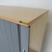Laden Sie das Bild in den Galerie-Viewer, Steelcase Share It Lateralschrank für 3 Ordner-Reihen 1000mm breit - mit Schlüssel Spanplatte Ahorndekor