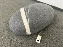 Laden Sie das Bild in den Galerie-Viewer, ficetimesone Pouf stONE No.5 Light Gray - Stoff Grau gemustert