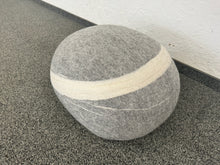 Laden Sie das Bild in den Galerie-Viewer, ficetimesone Pouf stONE No.5 Dark Gray XM - Stoff - Grau gemustert