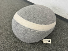 Laden Sie das Bild in den Galerie-Viewer, ficetimesone Pouf stONE No.5 Dark Gray XM - Stoff - Grau gemustert