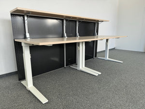 König + Neurath TALO.S Schreibtisch mit Theke mechanisch höhenverstellbar von 650-850mm - 2400x860mm - Spanplatte Akazie