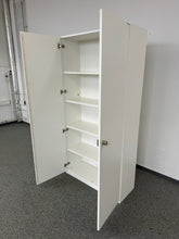 Laden Sie das Bild in den Galerie-Viewer, Zemp Classic Flügeltürschrank für 5 Ordner-Reihen 1000mm breit - mit Schlüssel - Spanplatte - Weiss