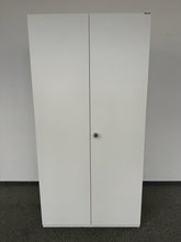 Laden Sie das Bild in den Galerie-Viewer, Zemp Classic Flügeltürschrank für 6 Ordner-Reihen 1000mm breit - ohne Schlüssel - Spanplatte - Weiss