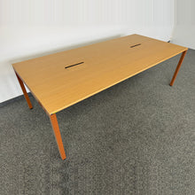 Laden Sie das Bild in den Galerie-Viewer, Lista Office Motion Sitzungstisch mechanisch höhenverstellbar von 720-820mm - 2200x1000mm - MDF - Eichenfurnier