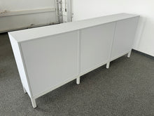 Laden Sie das Bild in den Galerie-Viewer, Sitag MCS Sideboard Modul mit Schlüssel - 2400mm breit - Spanplatte Weiss