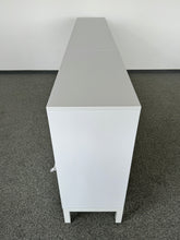 Laden Sie das Bild in den Galerie-Viewer, Sitag MCS Sideboard Modul mit Schlüssel - 2400mm breit - Spanplatte Weiss