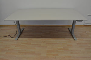 MC OFFICE SHOP MC Stand V2 Sitz-Steh Schreibtisch elektrisch höhenverstellbar von 640-1300mm - 2000x1000mm - Holz - Lichtgrau