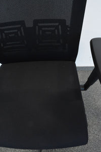 Haworth Dynaflex 5685 Bürodrehstuhl mit Armlehnen - Stoff - Schwarz