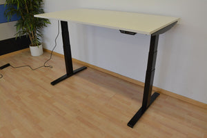 MC OFFICE SHOP MC Stand V2 Sitz-Steh Schreibtisch elektrisch höhenverstellbar von 640-1300mm - 1600x800mm - Holz - Kristallweiss