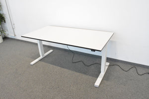 Haworth Lyft Sitz-Steh Schreibtisch elektrisch höhenverstellbar von 650 -1250mm - 1600x800mm - Spanplatte - Weiss