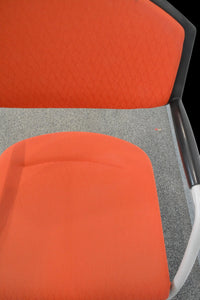 Giroflex G16 Freischwinger mit Armlehnen - Stoff - Orange gemustert