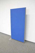Laden Sie das Bild in den Galerie-Viewer, Preform Formfac5 Trennwand mit Klettverschluss freistehend 1000x2000mm - Stoff - Blau