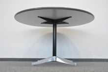 Laden Sie das Bild in den Galerie-Viewer, Vitra Eames Contract Table fixe Höhe von 700mm - 1200mm Durchmesser - Spanplatte - Weiss