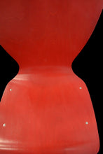 Laden Sie das Bild in den Galerie-Viewer, Embru Zentra Stapelstuhl ohne Armlehnen - Holz verleimt und geformt - Rot