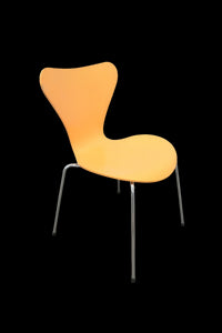 Fritz Hansen Arne Jacobson Esszimmerstühle ohne Armlehnen - Holz verleimt und geformt - Orange