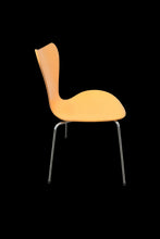 Laden Sie das Bild in den Galerie-Viewer, Fritz Hansen Arne Jacobson Esszimmerstühle ohne Armlehnen - Holz verleimt und geformt - Orange