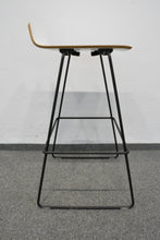 Laden Sie das Bild in den Galerie-Viewer, König + Neurath MOVE.MIX Barhocker mit Sitzhöhe 785mm - Holz verleimt und geformt - Weiss