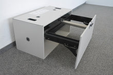 Laden Sie das Bild in den Galerie-Viewer, Steelcase Flexbox HR-Modul mit 1 Auszug 800mm breit - mit Schlüssel - Spanplatte Lichtgrau