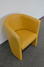 Laden Sie das Bild in den Galerie-Viewer, Top Design Classic Sessel - Leder - Gelb