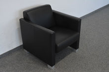 Laden Sie das Bild in den Galerie-Viewer, Girsberger Attesa Lounge-Sessel mit Armlehnen - Leder - Schwarz