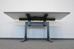 Elan Euroffice Schreibtisch mechanisch höhenverstellbar von 680-800mm - 1600x800mm - Holz - Lichtgrau Hell