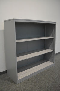 Lista Office Storage Regal für 3 Ordner-Reihen 1200mm breit - Metall - RAL 9006 Weissaluminium