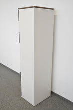 Laden Sie das Bild in den Galerie-Viewer, Haworth Be_Hold Design Locker mit 12 Fächern 504mm breit - 1848mm hoch - Spanplatte - Weiss/Schwarz