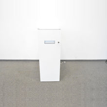 Laden Sie das Bild in den Galerie-Viewer, ZKD Apothekerschrank für 1 Ordner-Reihe + 1 Hängeregister-Auszug mit Öffnung rechts - Spanplatte Weiss