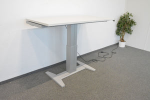 Denz Classic Sitz-Steh Schreibtisch elektrisch höhenverstellbar von 730 -1230mm - 1600x800mm - Spanplatte - Lichtgrau