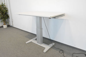 Denz Classic Sitz-Steh Schreibtisch elektrisch höhenverstellbar von 730 -1230mm - 1600x800mm - Spanplatte - Lichtgrau