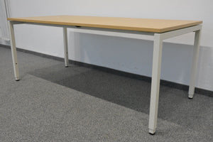 Lista Office Motion Schreibtisch mechanisch höhenverstellbar von 720-820mm - 1800x800mm - Spanplatte Eiche