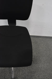 Giroflex G68 Bürodrehstuhl Synchronmechanik mit Gewichtseinstellung und Arretierung ohne Armlehnen - Stoff - Schwarz