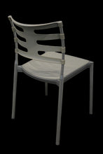 Laden Sie das Bild in den Galerie-Viewer, Fritz Hansen ICE Chair Stuhl ohne Armlehnen - Kunststoff - Creme