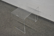 Laden Sie das Bild in den Galerie-Viewer, Top Design Plexi Lounge-Table fixe Höhe von 385mm - 480x320mm - Plexiglas - Klar