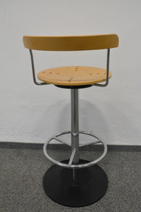 Top Design Arbeits-Hocker fixe Sitzhöhe von 750mm - mit Rückenlehne - drehbar - Holz - Buche