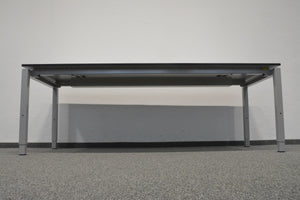 Ergodata Line Desk Schreibtisch mechanisch höhenverstellbar von 680-820 mm - 2200x800mm - Spanplatte - Silbergrau/Schwarz