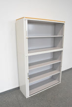 Laden Sie das Bild in den Galerie-Viewer, Lista Office Storage Lateralschrank für 5 Ordner-Reihen 1200mm breit - mit Schlüssel - Metall - Weiss