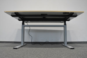 Lista Office Choice Sitz-Steh Schreibtisch elektrisch höhenverstellbar von 680-1300mm - 1600x800mm - Spanplatte - Ahorn
