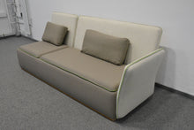 Laden Sie das Bild in den Galerie-Viewer, Casala Palau Stream Lounge Sofa für 3 Personen - Stoff - Braun