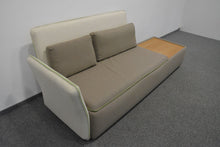 Laden Sie das Bild in den Galerie-Viewer, Casala Palau Stream Lounge Sofa für 2 Personen + Ablagefläche - Stoff - Braun