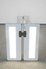 Laden Sie das Bild in den Galerie-Viewer, Regent Tweak Office Doppelkopf LED Indirekt-/Direktleuchte Dimmbar - mit SensoDimDigital - 84 Watt - Metall - Silbergrau
