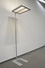 Laden Sie das Bild in den Galerie-Viewer, Waldmann Ataro Indirekt-/ Direktleuchte Dimmbar - mit Sensor - 4 x 55 Watt - Metall - Silbergrau/Grau