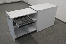 Laden Sie das Bild in den Galerie-Viewer, Sitag Apothekerschrank Öffnung rechts 800mm tief - mit Schlüssel - Spanplatte Weiss