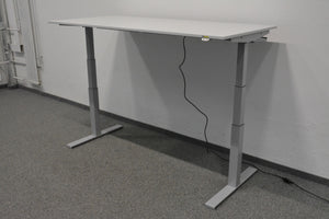Ergodata MyDesk Sitz-Steh Schreibtisch elektrisch höhenverstellbar von 700-1250mm - 1800x800mm - Spanplatte - Lichtgrau