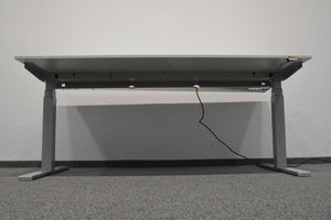 Ergodata MyDesk Sitz-Steh Schreibtisch elektrisch höhenverstellbar von 700-1250mm - 1800x800mm - Spanplatte - Lichtgrau