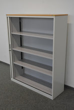 Laden Sie das Bild in den Galerie-Viewer, Lista Office Storage Lateralschrank für 4 Ordner-Reihen 1200mm breit - mit Schlüssel - Metall - Weiss